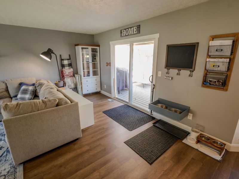 6614 Winbarr Way , Canal Winchester, OH 43110 Photo 8