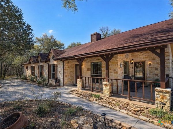 901 Deertrail Drive , San Marcos, TX 78666