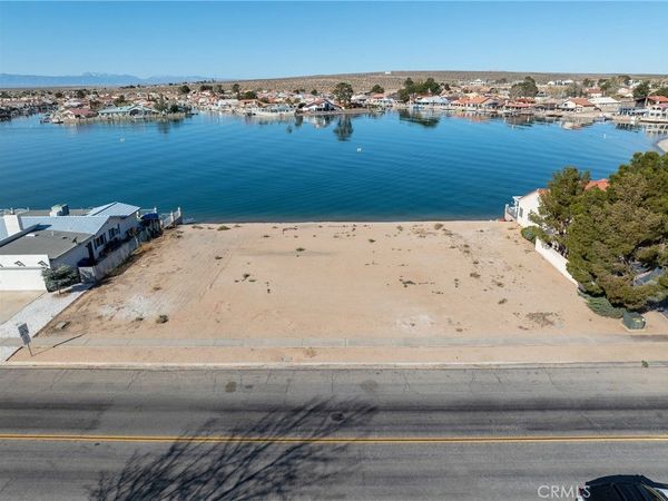 27646 Lakeview Drive, Helendale, CA 92342