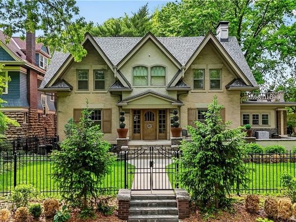 3820 CAMPBELL Street, Kansas City, MO 64109