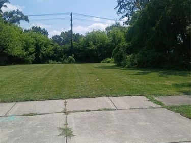 19095 Hilton Drive , Southfield, MI 48075