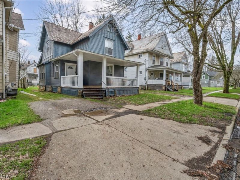 228 Gates, Elyria, OH 44035 Photo 2