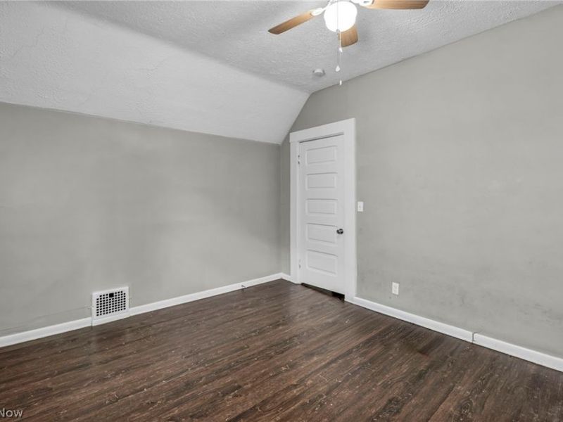 228 Gates, Elyria, OH 44035 Photo 23