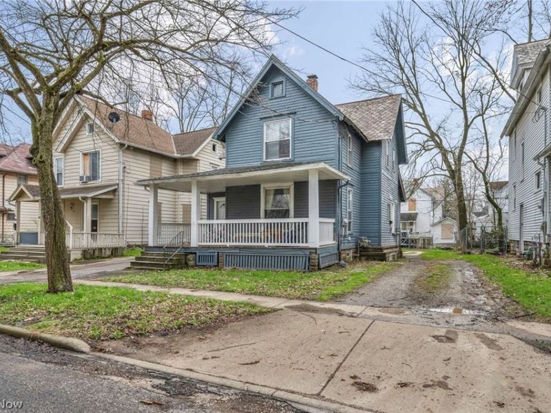 228 Gates, Elyria, OH 44035 Photo 3