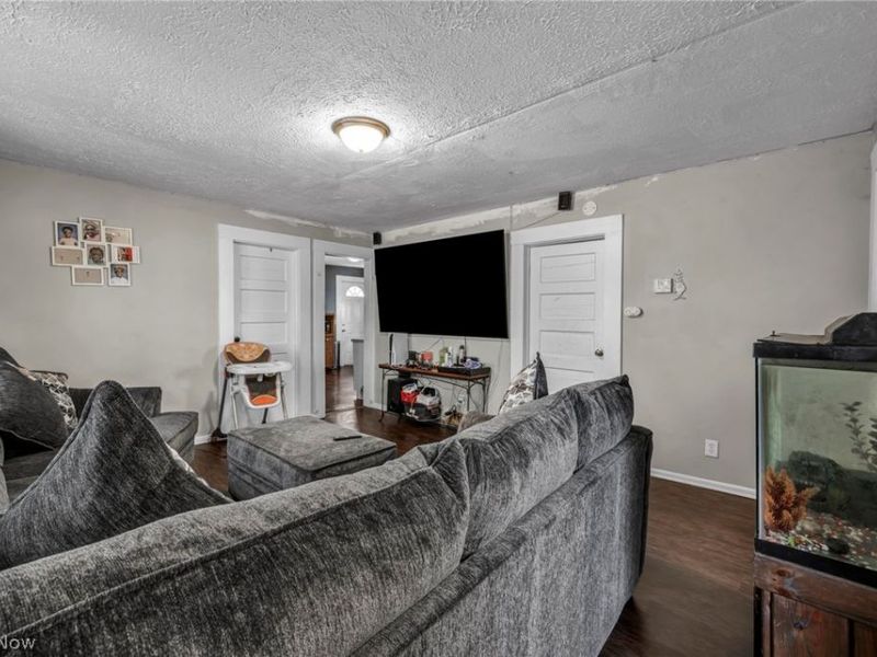 228 Gates, Elyria, OH 44035 Photo 4