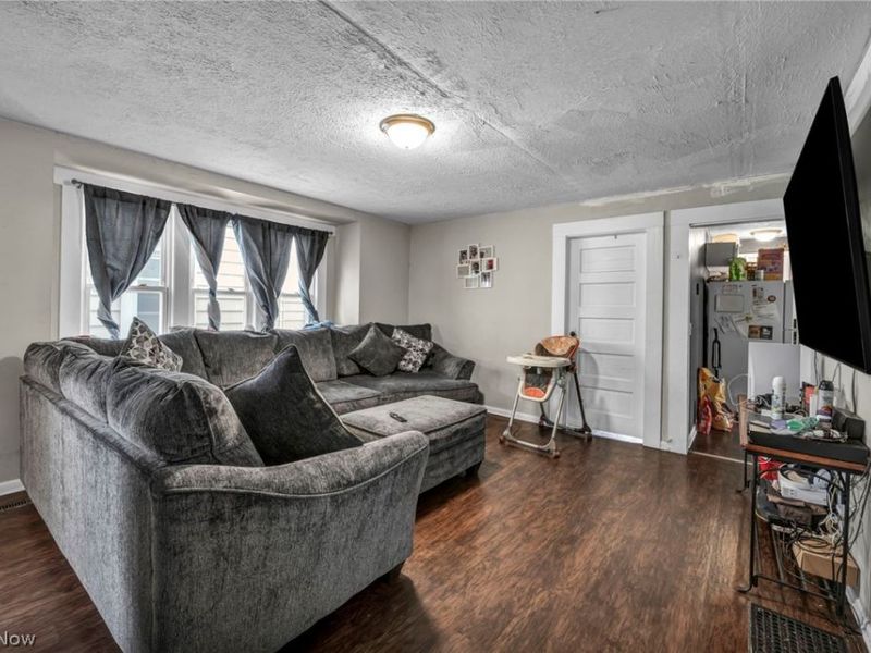 228 Gates, Elyria, OH 44035 Photo 5