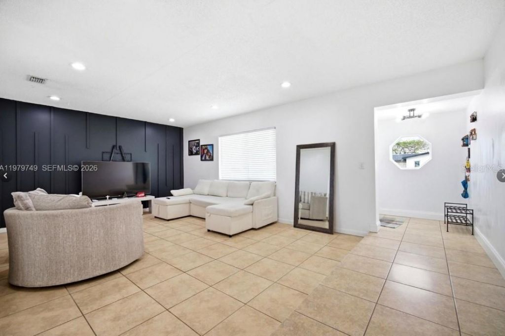 1185 NW 92nd Avenue , Pembroke Pines, FL 33024 Photo