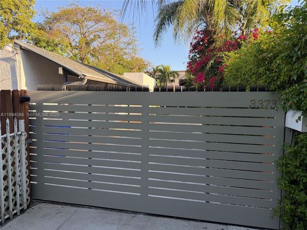 3373 SW 29th Ter , Miami, FL 33133