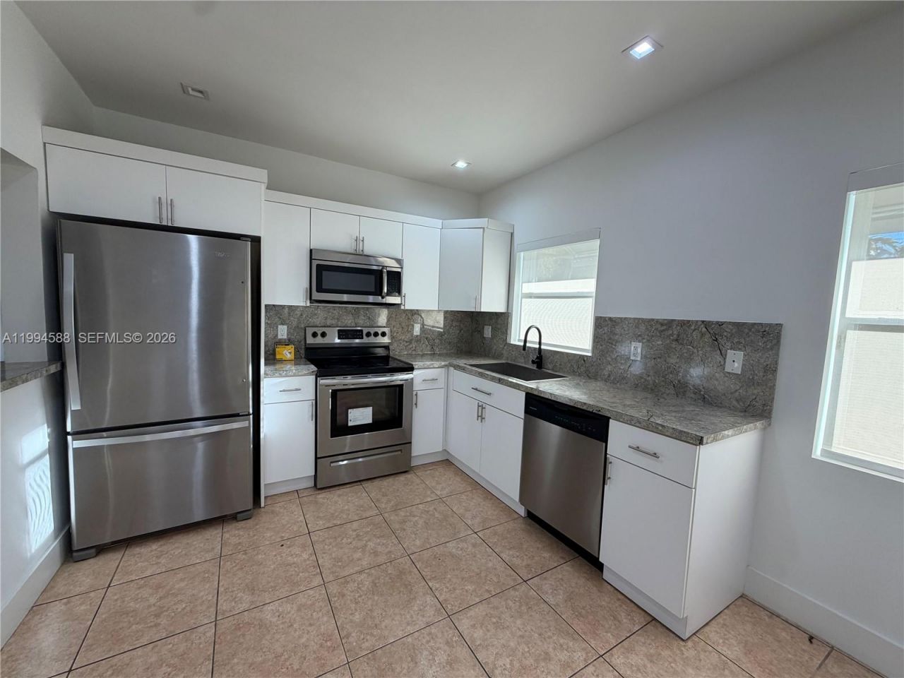 3373 SW 29th Ter , Miami, FL 33133 Photo