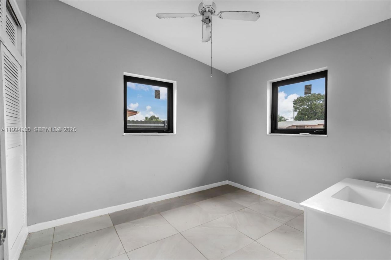 1830 NW 26th Ter, Fort Lauderdale, FL 33311 Photo