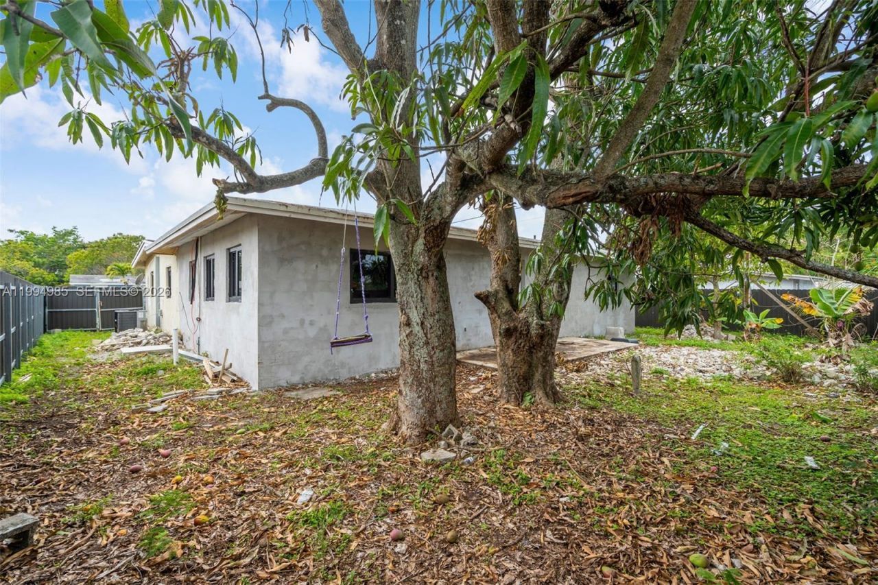 1830 NW 26th Ter, Fort Lauderdale, FL 33311 Photo