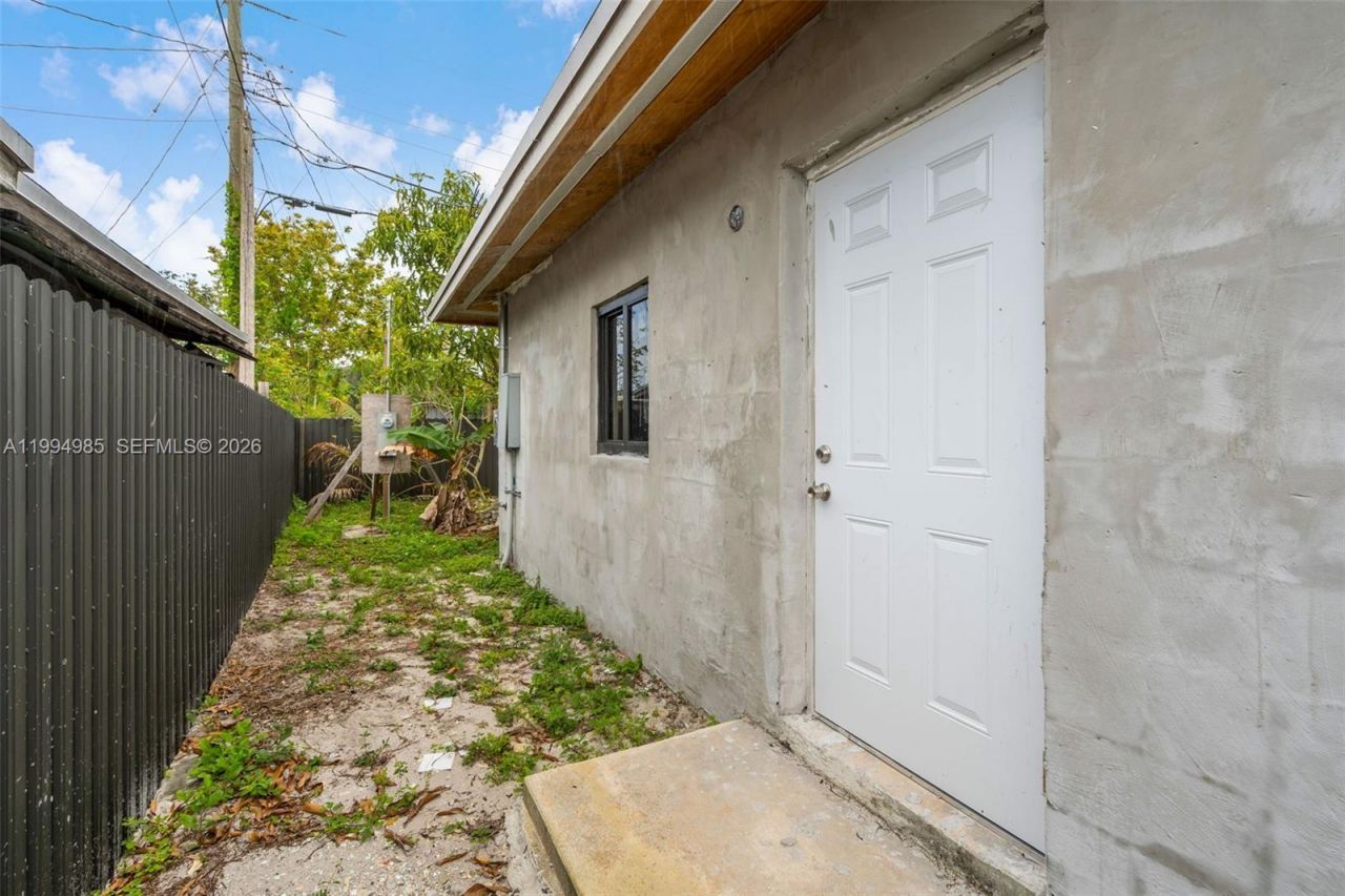 1830 NW 26th Ter , Fort Lauderdale, FL 33311 Photo