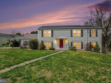 221 LAMP POST LANE, HERSHEY, PA 17033