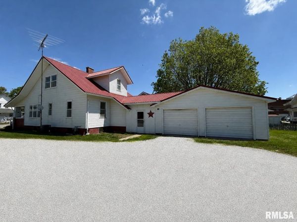 180 E PENN Avenue, Roseville, IL 61473