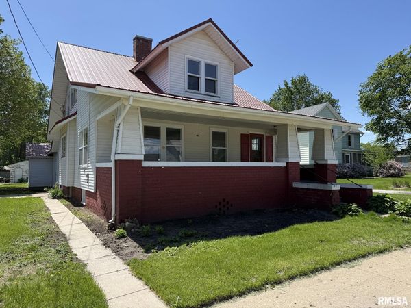180 E PENN Avenue, Roseville, IL 61473