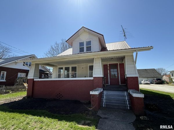 180 E PENN Avenue, Roseville, IL 61473