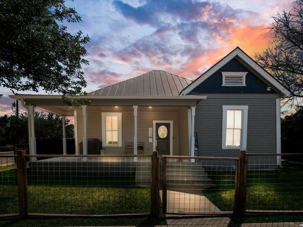 930 Hays, San Antonio, TX 78202