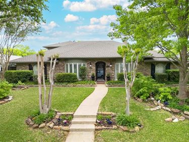 10011 Hickory Crossing, Dallas, TX 75243