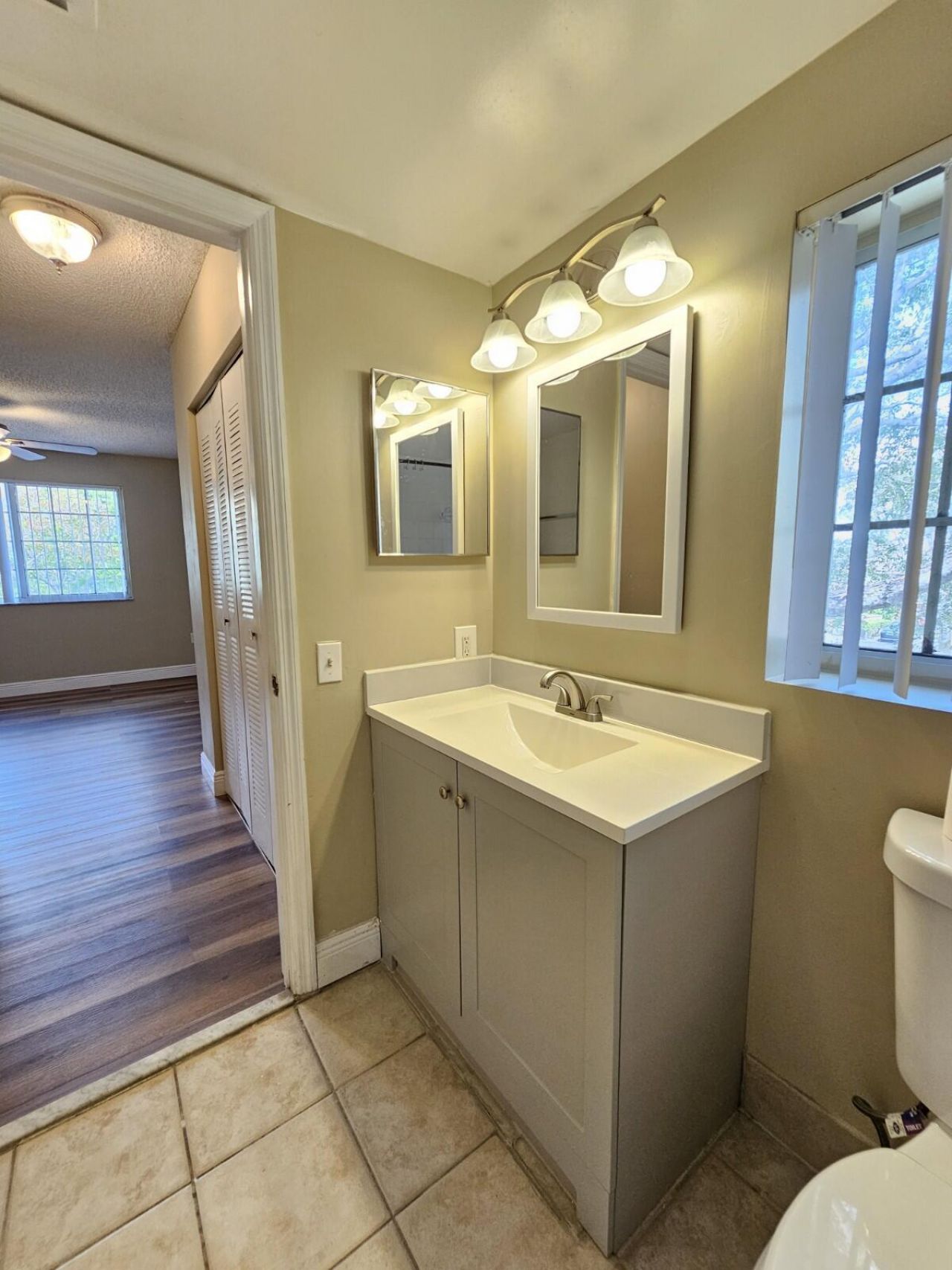 4191 N Haverhill Road, Unit 408, West Palm Beach, FL 33417 Photo