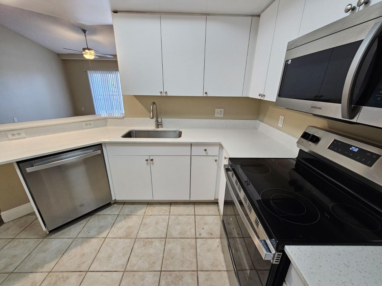 4191 N Haverhill Road, Unit 408, West Palm Beach, FL 33417 Photo