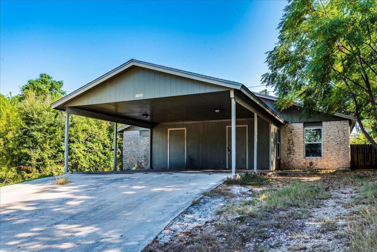 2302 Tern Cir, Unit B, Austin, TX 78744 Main Photo