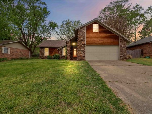 1847 Choctaw Court , Fayetteville, AR 72701