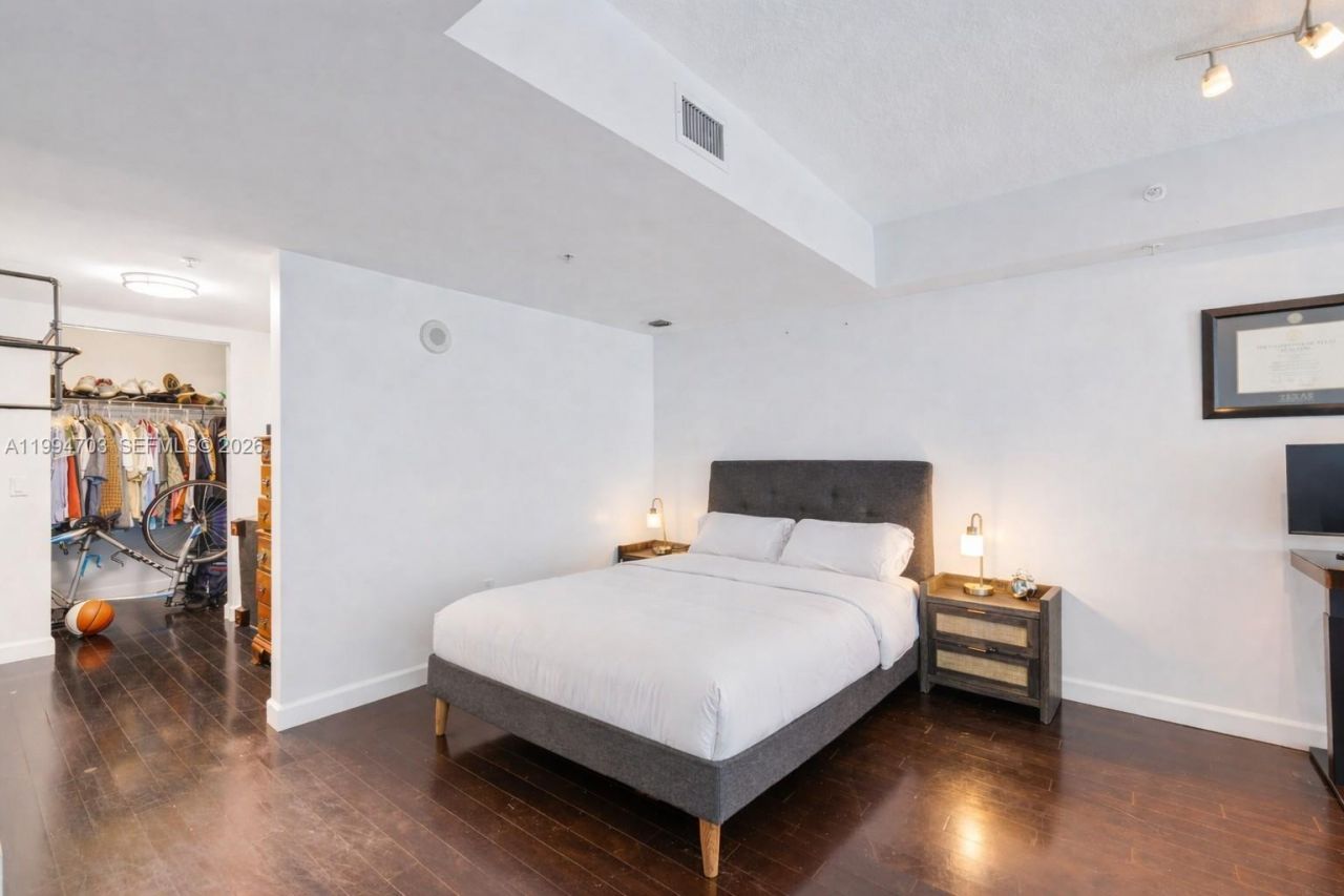 41 SE 5th St, Unit 1306, Miami, FL 33131 Photo