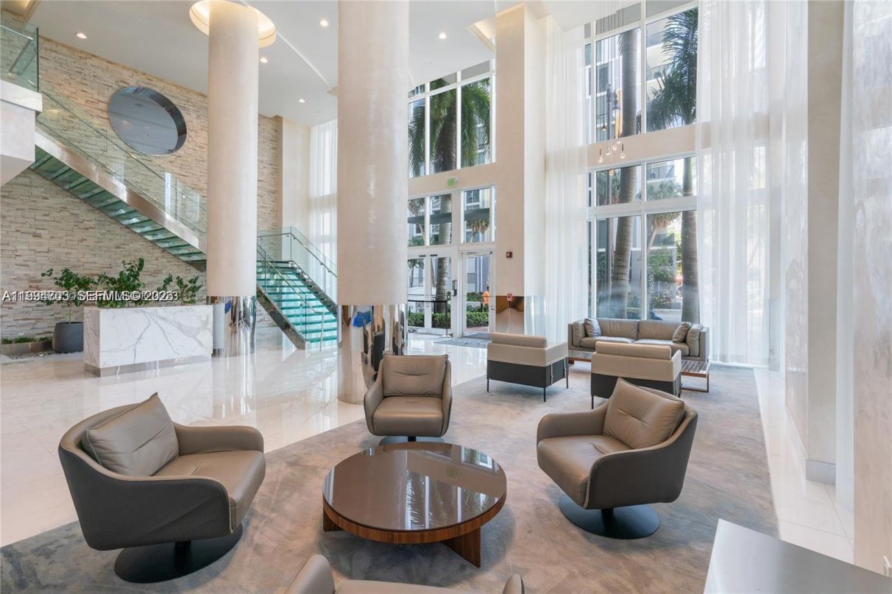 41 SE 5th St, Unit 1306, Miami, FL 33131 Photo