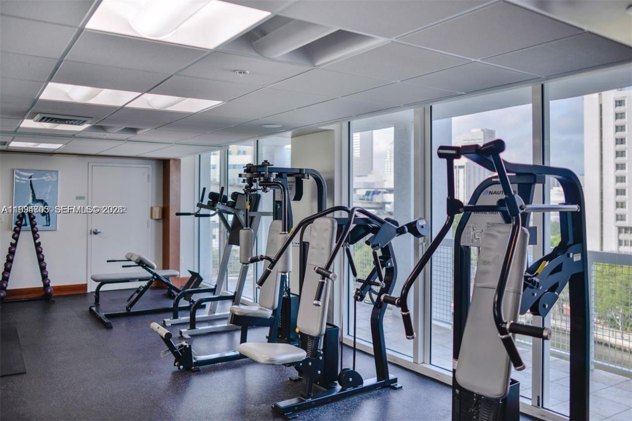 41 SE 5th St, Unit 1306, Miami, FL 33131 Photo