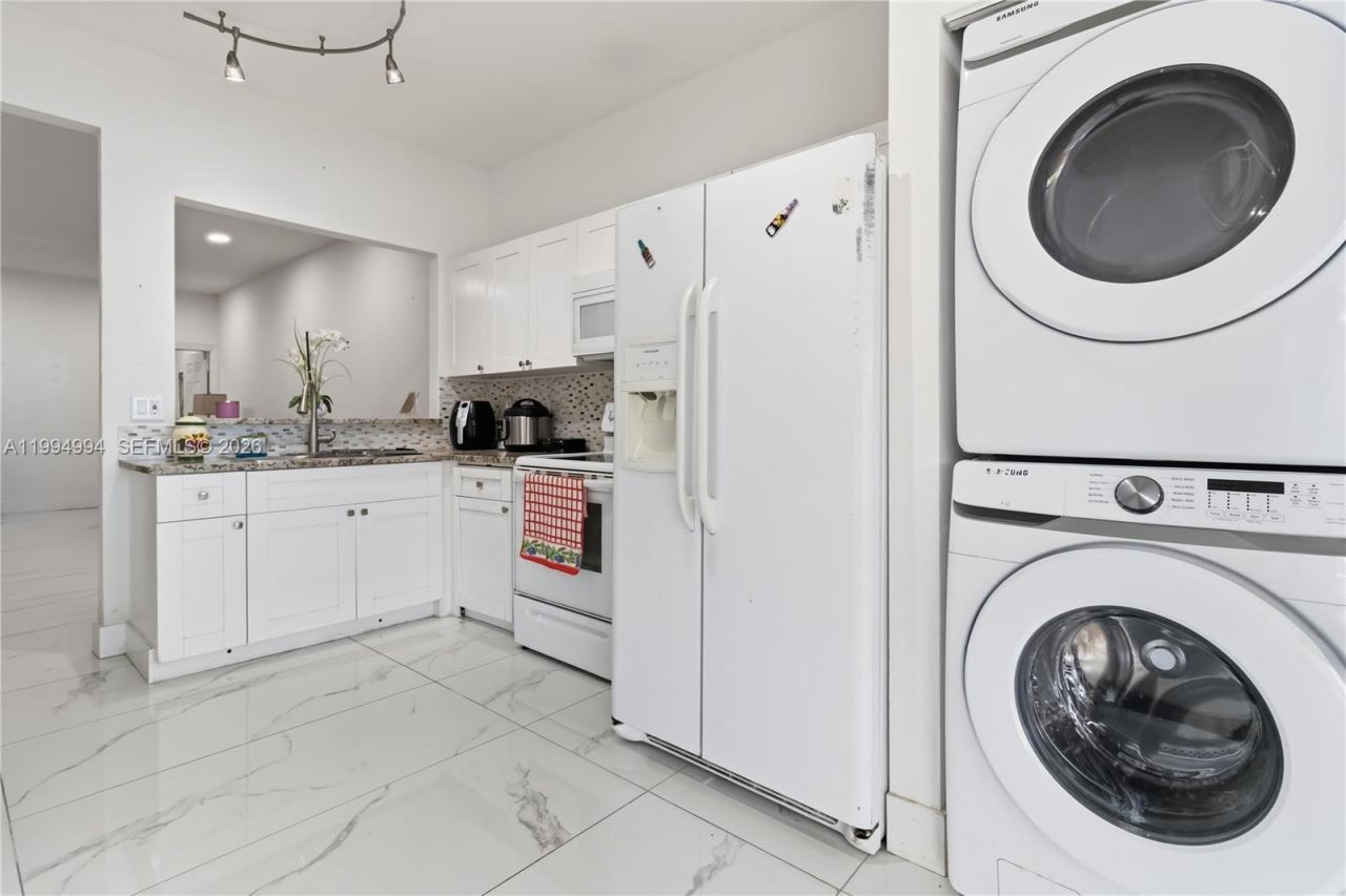 64 SW 15th Ter, Homestead, FL 33030 Photo