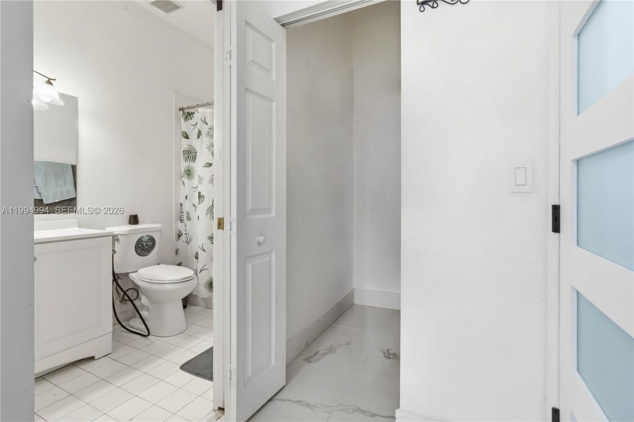 64 SW 15th Ter, Homestead, FL 33030 Photo