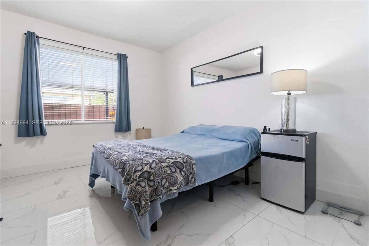 64 SW 15th Ter, Homestead, FL 33030 Photo