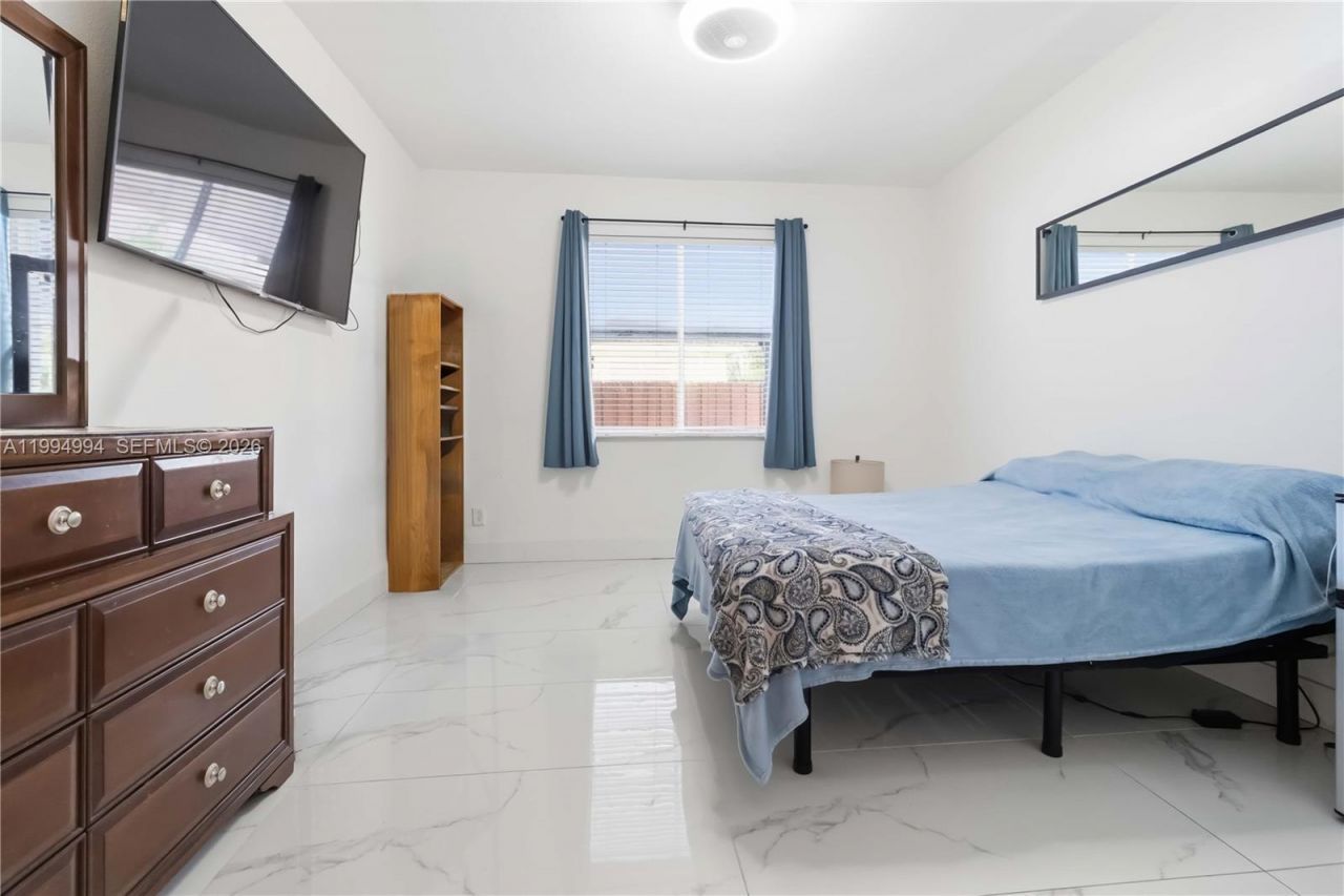 64 SW 15th Ter, Homestead, FL 33030 Photo