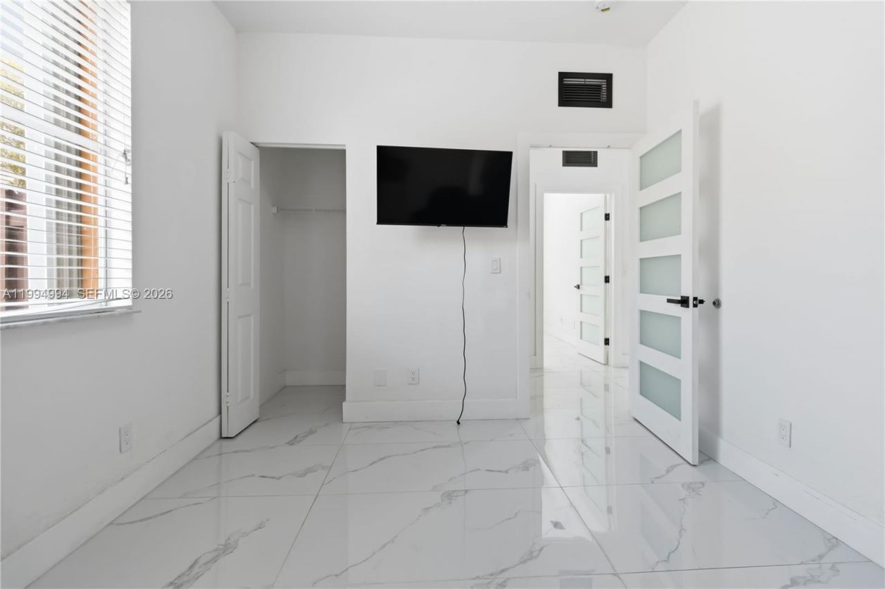64 SW 15th Ter, Homestead, FL 33030 Photo