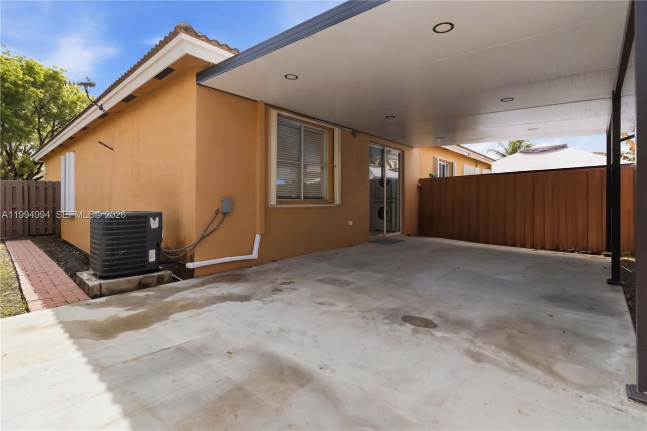 64 SW 15th Ter, Homestead, FL 33030 Photo
