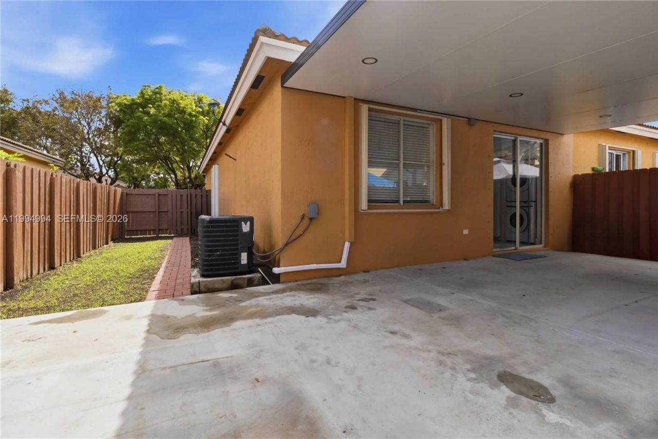 64 SW 15th Ter, Homestead, FL 33030 Photo