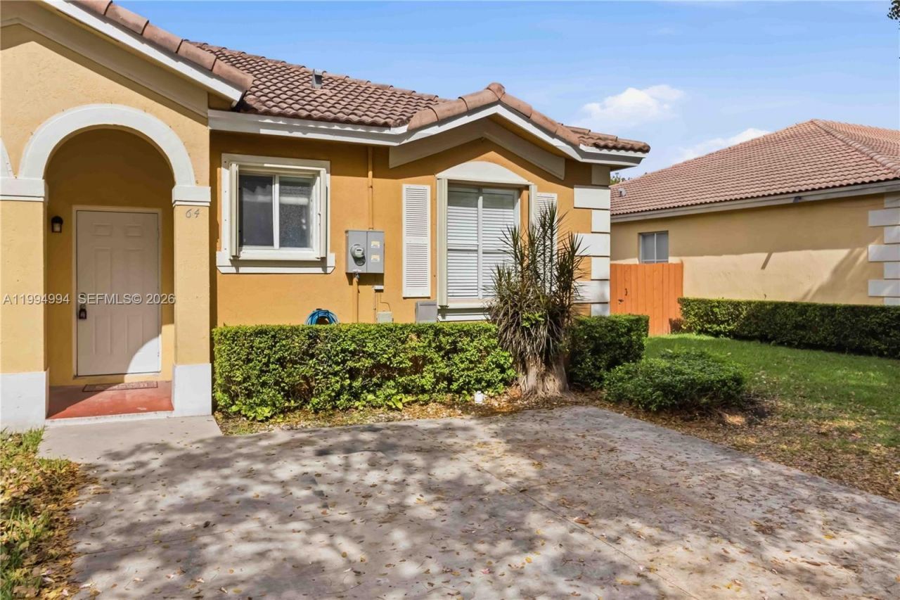 64 SW 15th Ter, Homestead, FL 33030 Photo