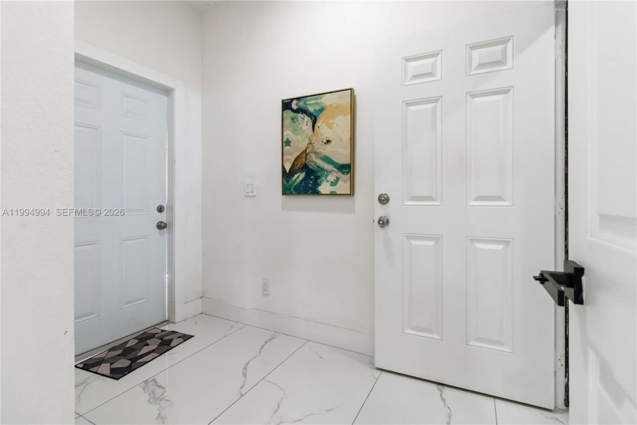64 SW 15th Ter, Homestead, FL 33030 Photo