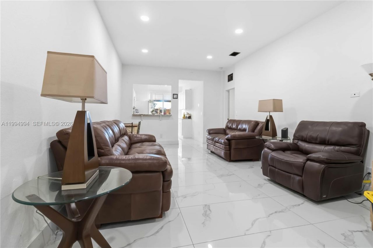 64 SW 15th Ter, Homestead, FL 33030 Photo