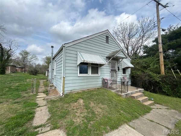 5637 Jennings Station Road , St Louis, MO 63136