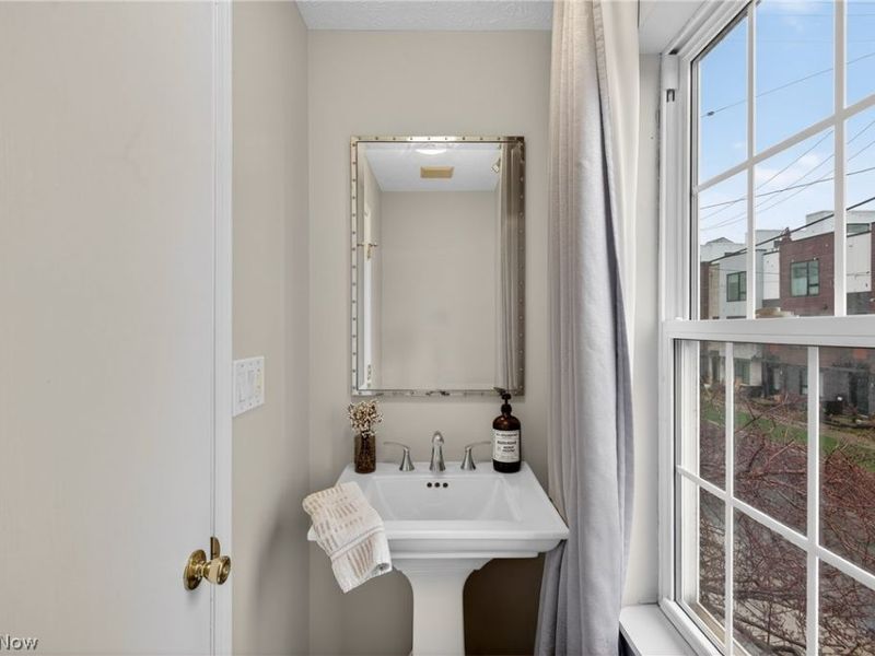 6943 Father Caruso Drive, Cleveland, OH 44102 Photo 13