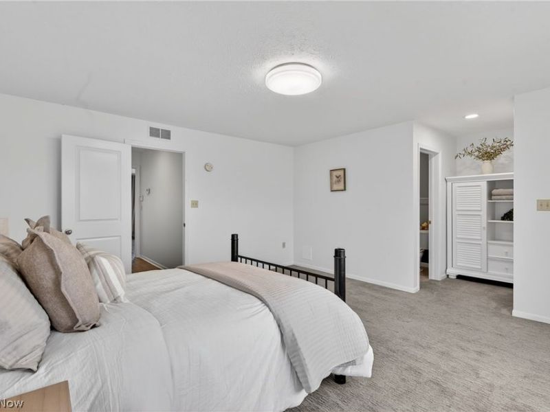 6943 Father Caruso Drive, Cleveland, OH 44102 Photo 34