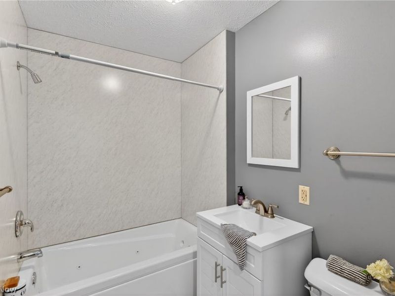 6943 Father Caruso Drive, Cleveland, OH 44102 Photo 38