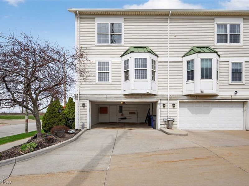 6943 Father Caruso Drive, Cleveland, OH 44102 Photo 41