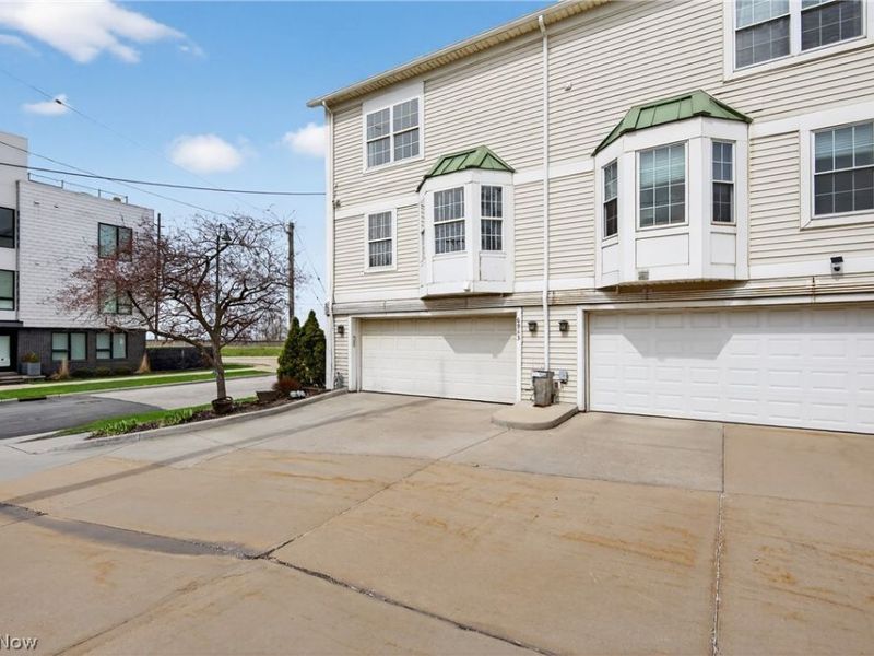 6943 Father Caruso Drive, Cleveland, OH 44102 Photo 44