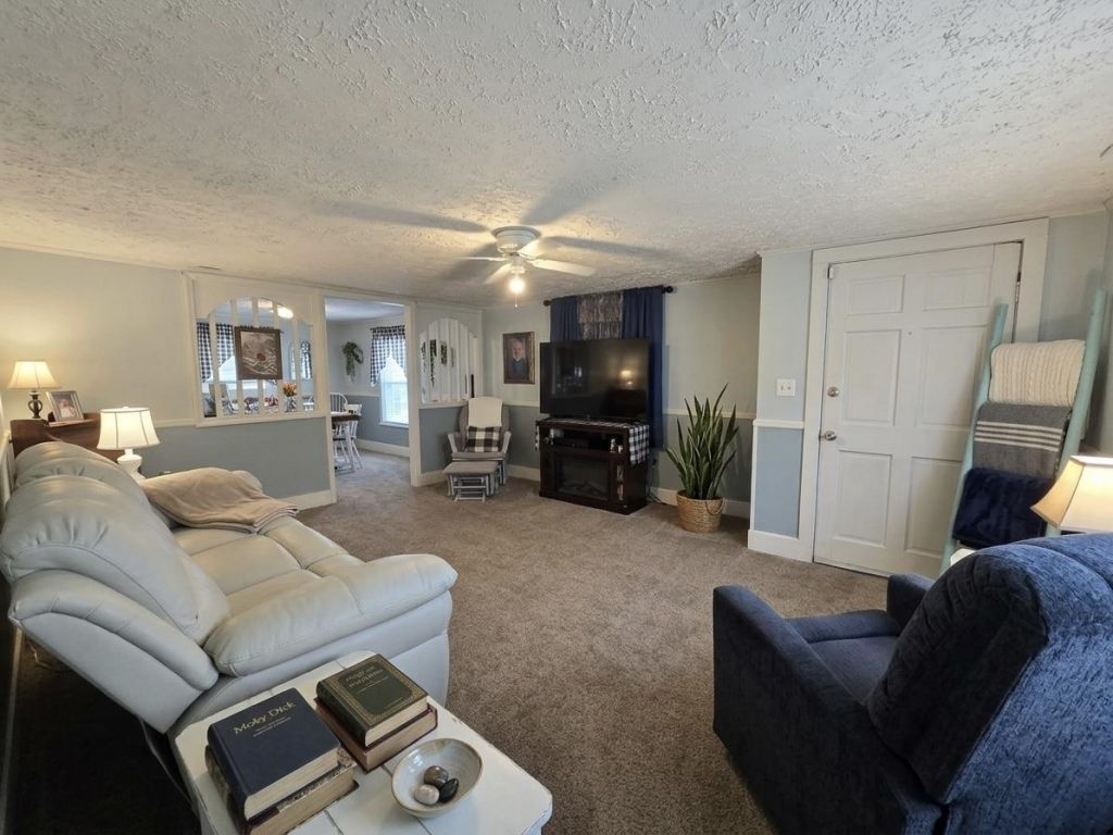 98 Old Cemetary Rd. Photo 12