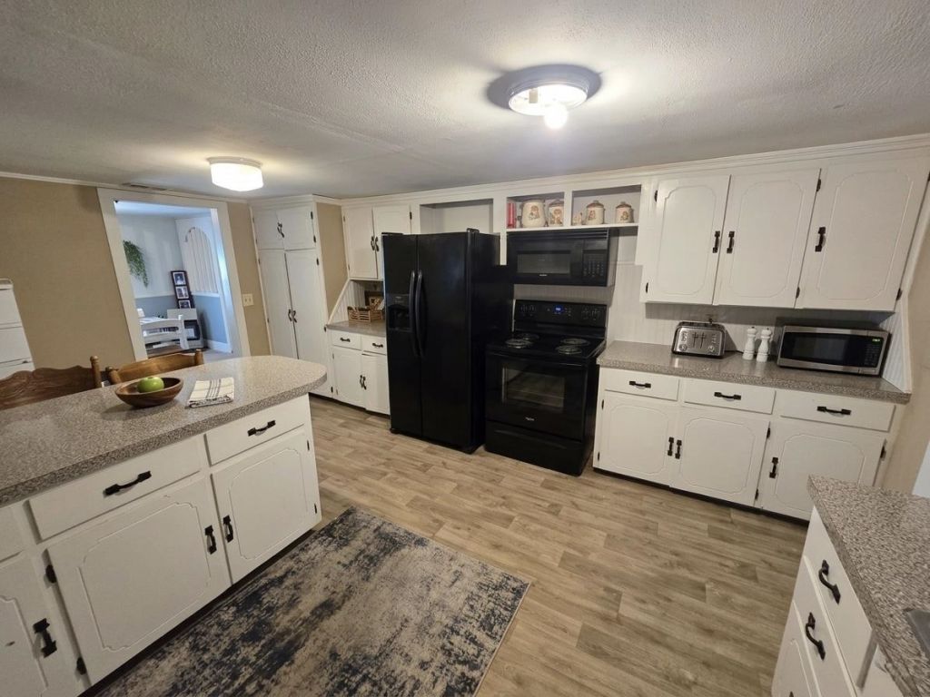 98 Old Cemetary Rd. Photo 7