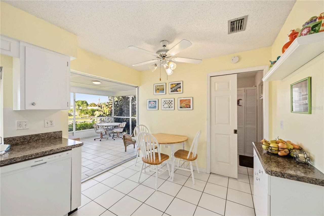 886 E 4th Street, Englewood, FL 34223 Photo