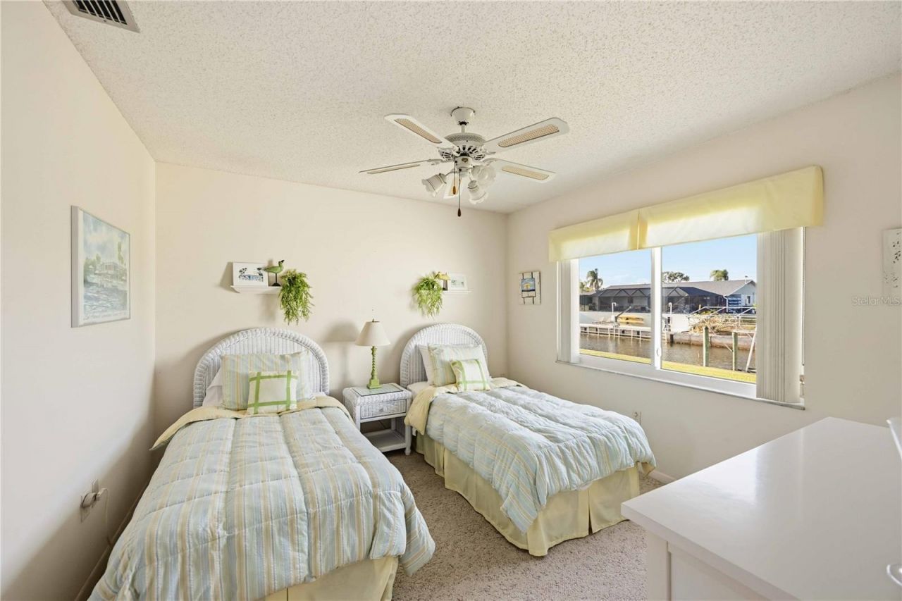 886 E 4th Street, Englewood, FL 34223 Photo