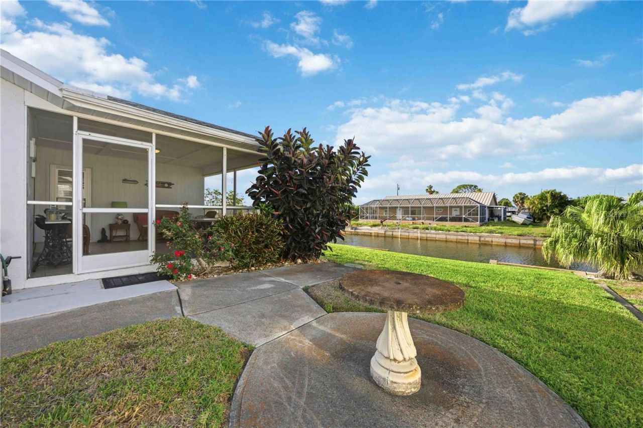 886 E 4th Street, Englewood, FL 34223 Photo